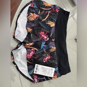 NWT Lululemon speed up MR short 4” lined